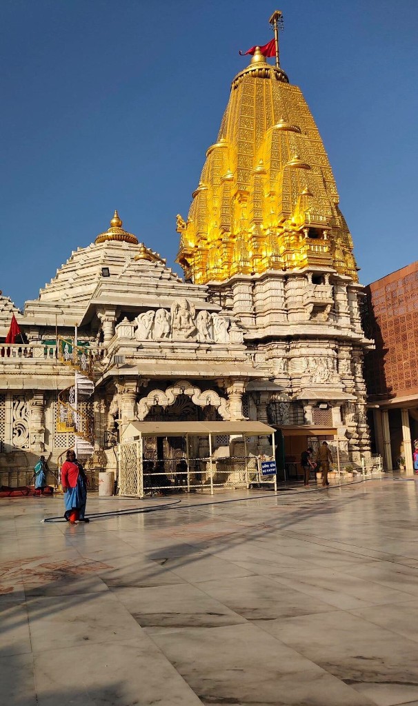 Shirdi temple tour Maharashtra